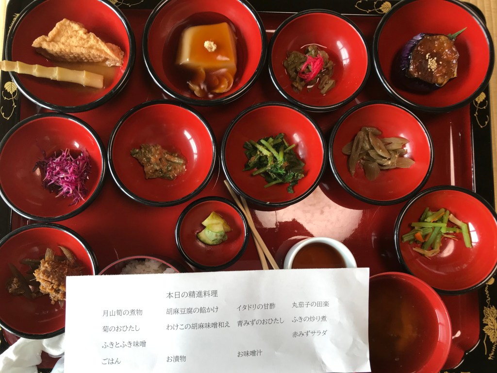 羽黒山斎館の精進料理